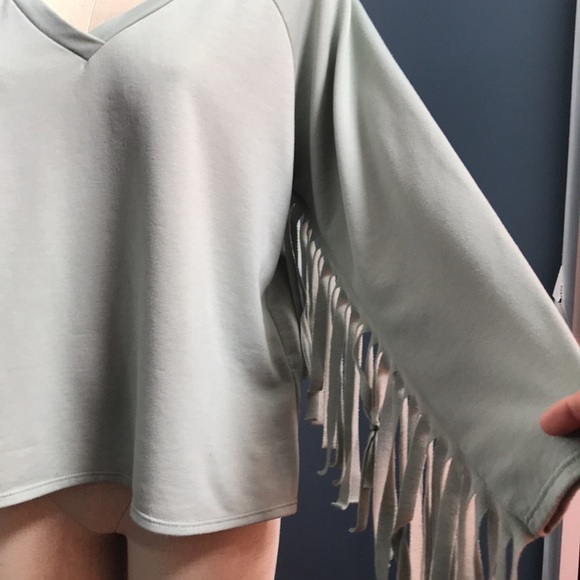 Three birds nest mint green oversized cropped V-neck fringe on sleeves top - Picture 10 of 12